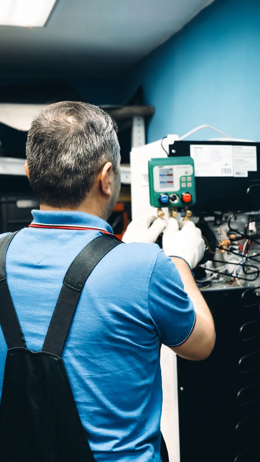 Professional HVAC technician ready to help a homeowner